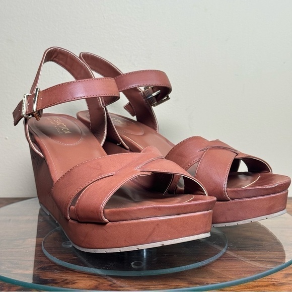 Kenneth Cole Reaction Clarissa Sandals in Tan - Picture 7 of 15